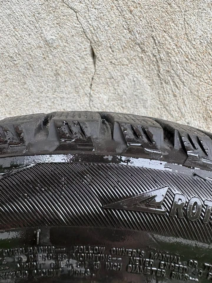 4 Bridgestone Blizzak Winter Tires 195/55R15 85R - photo 2