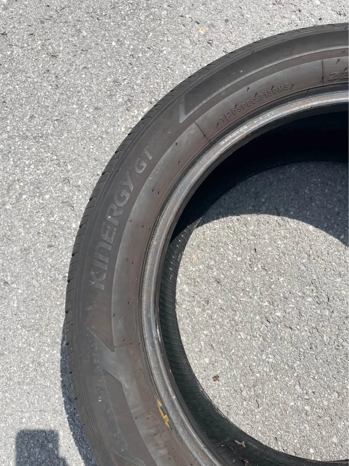 Hankook Kinergy GT Tire 225/55R18 X4 - photo 3