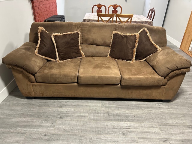 Couch set