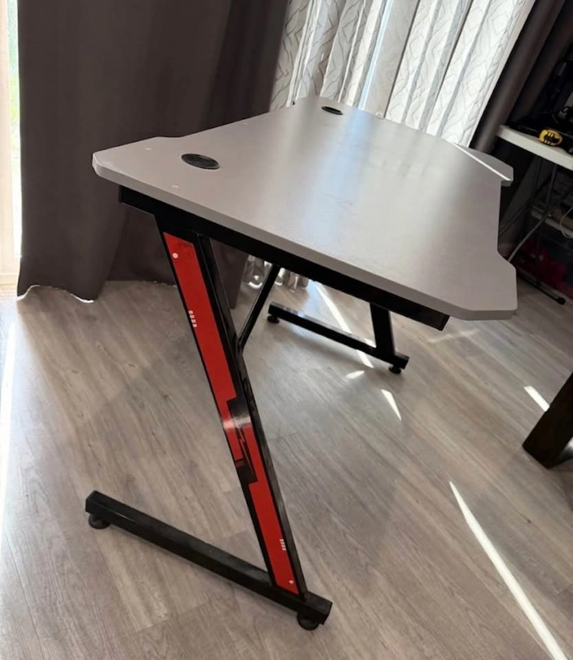 Gaming Computer Desk with Carbon Fiber Surface