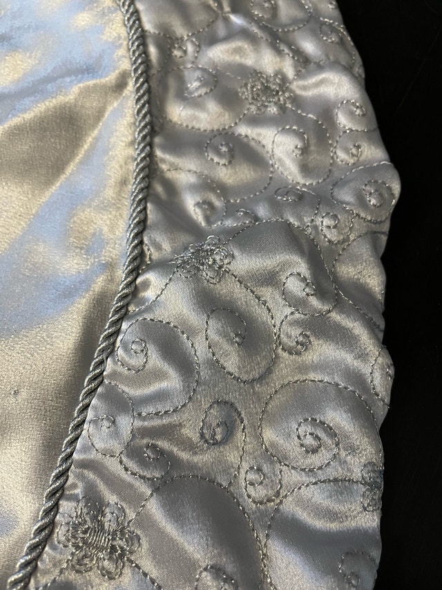 Silver Christmas tree skirt - photo 3