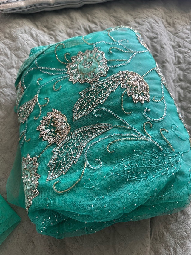 Embroidered Teal Saree - photo 3