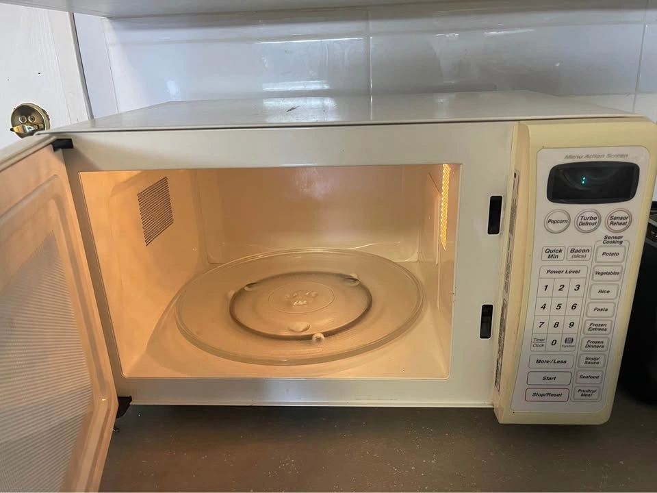 Panasonic The Genius Microwave 1000W - photo 2