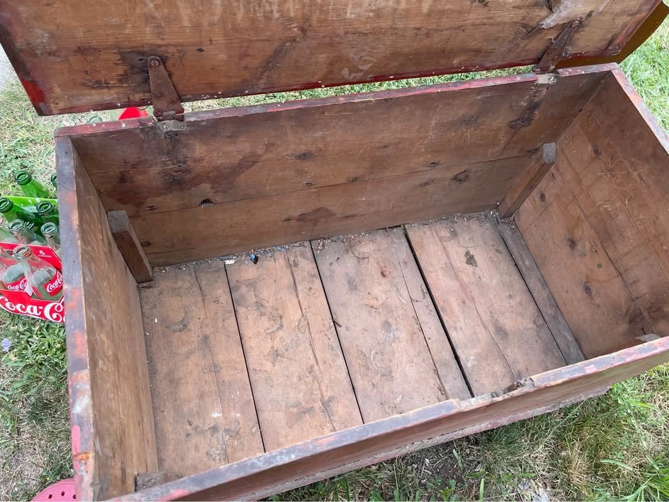 Hand made weathered wooden box - 4 feet long - photo 3
