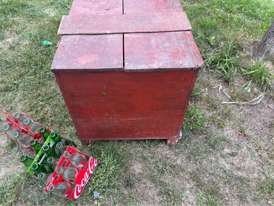 Hand made weathered wooden box - 4 feet long - photo 5