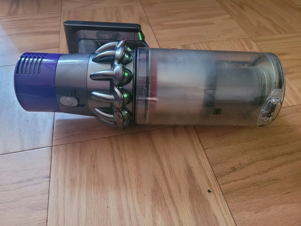 Dyson sv12 v10 vacuum Parts Untested - photo 2