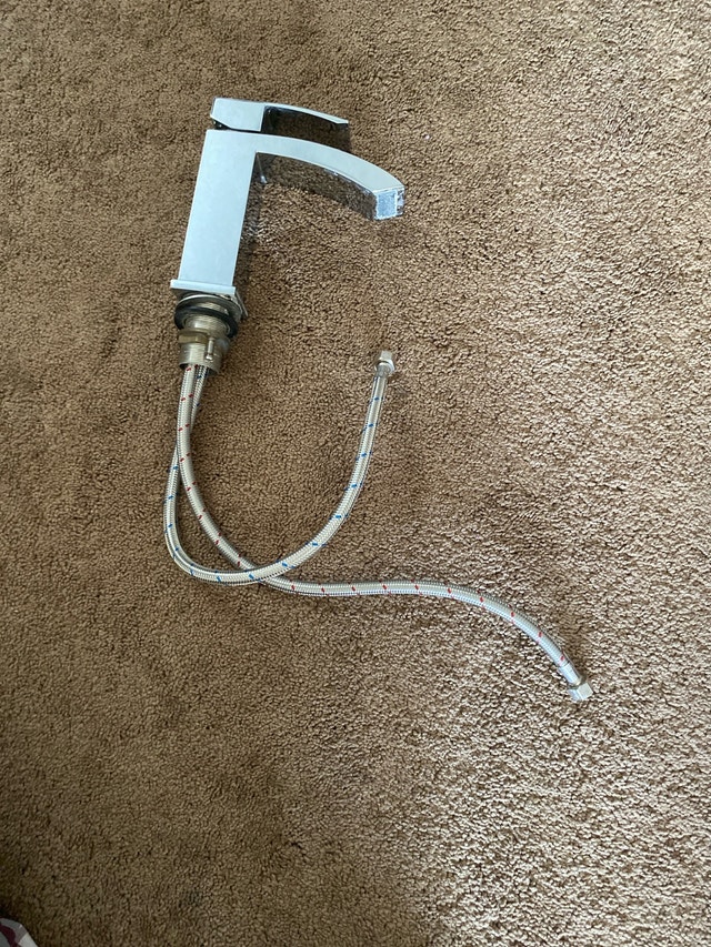 Single control bathroom faucet - photo 3