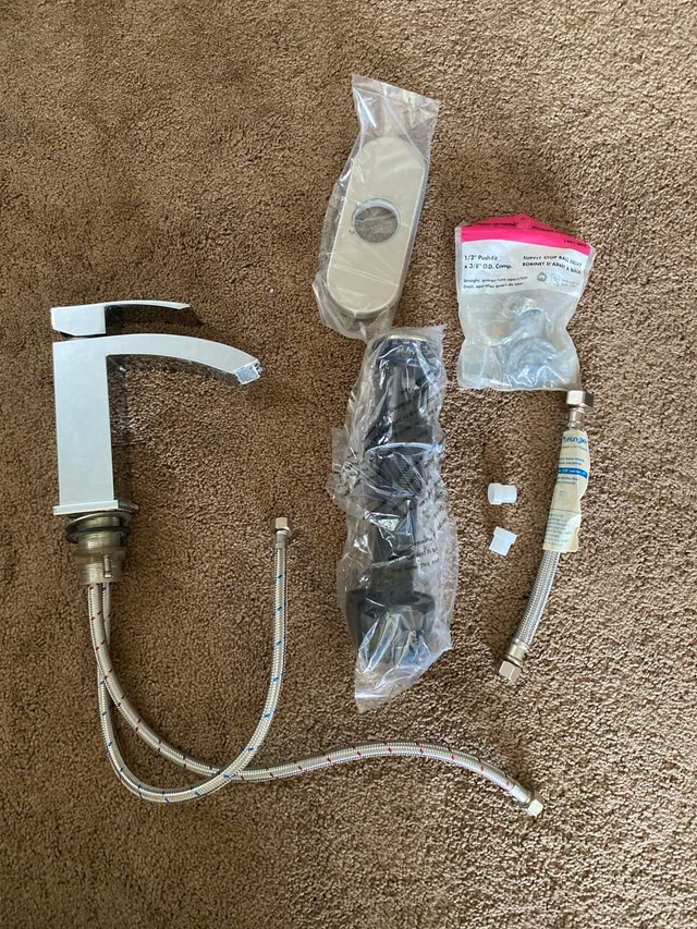 Single control bathroom faucet - photo 4