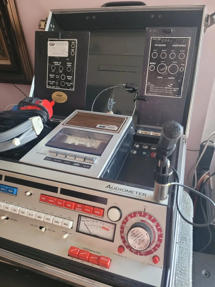Starkey Audiometer Vintage With Accessories Tested 1990 - photo 5