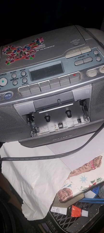 Vintage Sony Boombox (Model CFD-S01) - photo 2