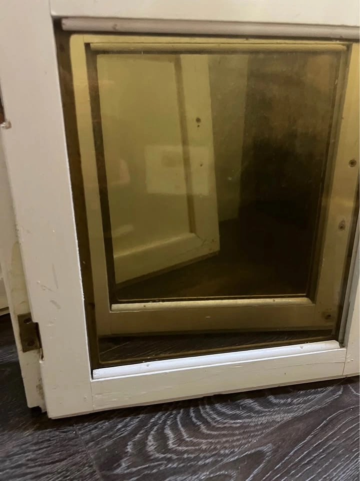 Vintage Art Deco Salvage Lot: Glass Doors & Buffet Doors - photo 2