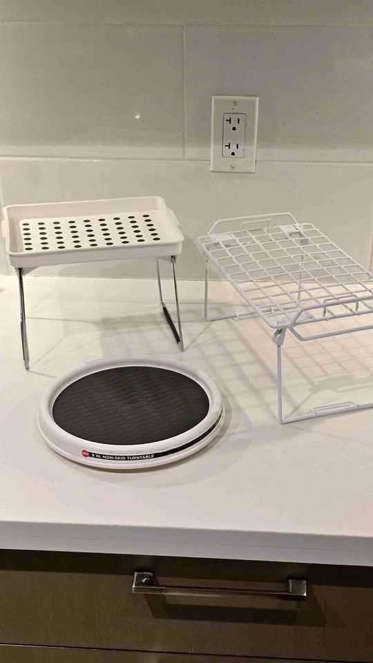 Copco 9-inch Non-Skid Turntable and Cabinet Shelves Set