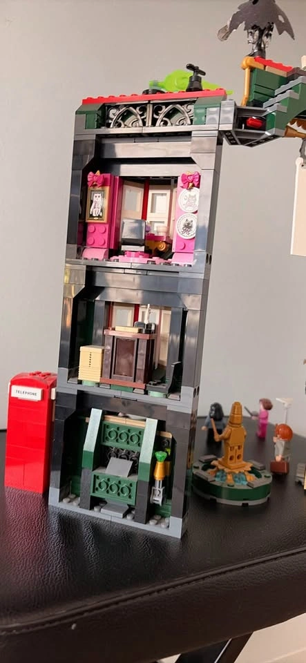 LEGO Harry Potter Ministry of Magic (76403) - photo 2
