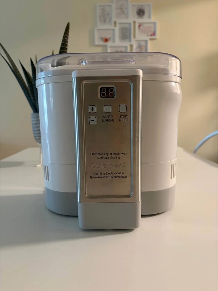 Cuisinart Electronic Yogurt Maker with Automatic Cooling - photo 2