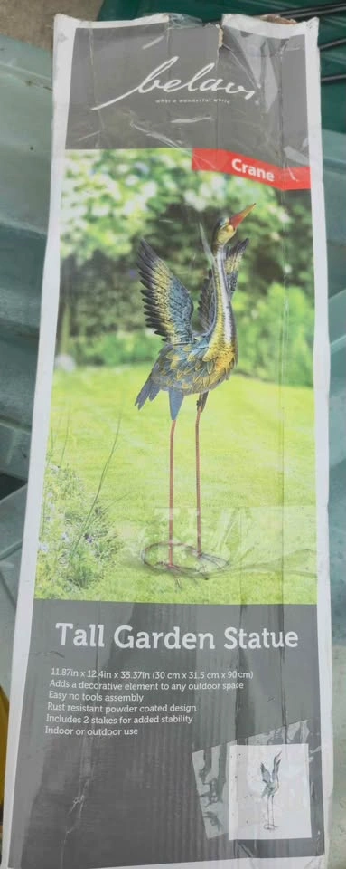outdoor garden crane statue - photo 2