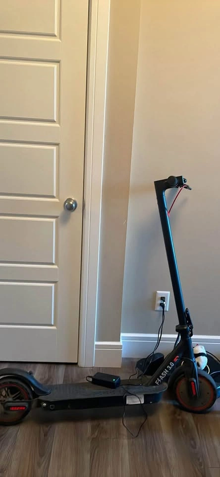Gyroscopes j30 scooter with charger - photo 2