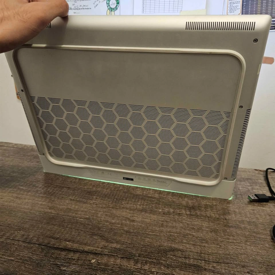 Alienware X16 R2 Gaming Laptop - RTX 4090, Ultra 9, 32GB, 2TB - photo 3