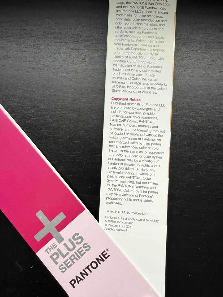 Pantone Plus Series Professional Colour Library - photo 3