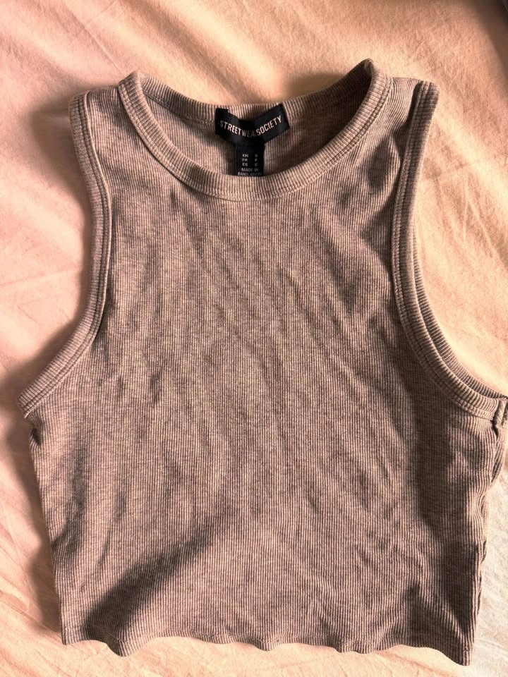 Grey cropped tank top - photo 2