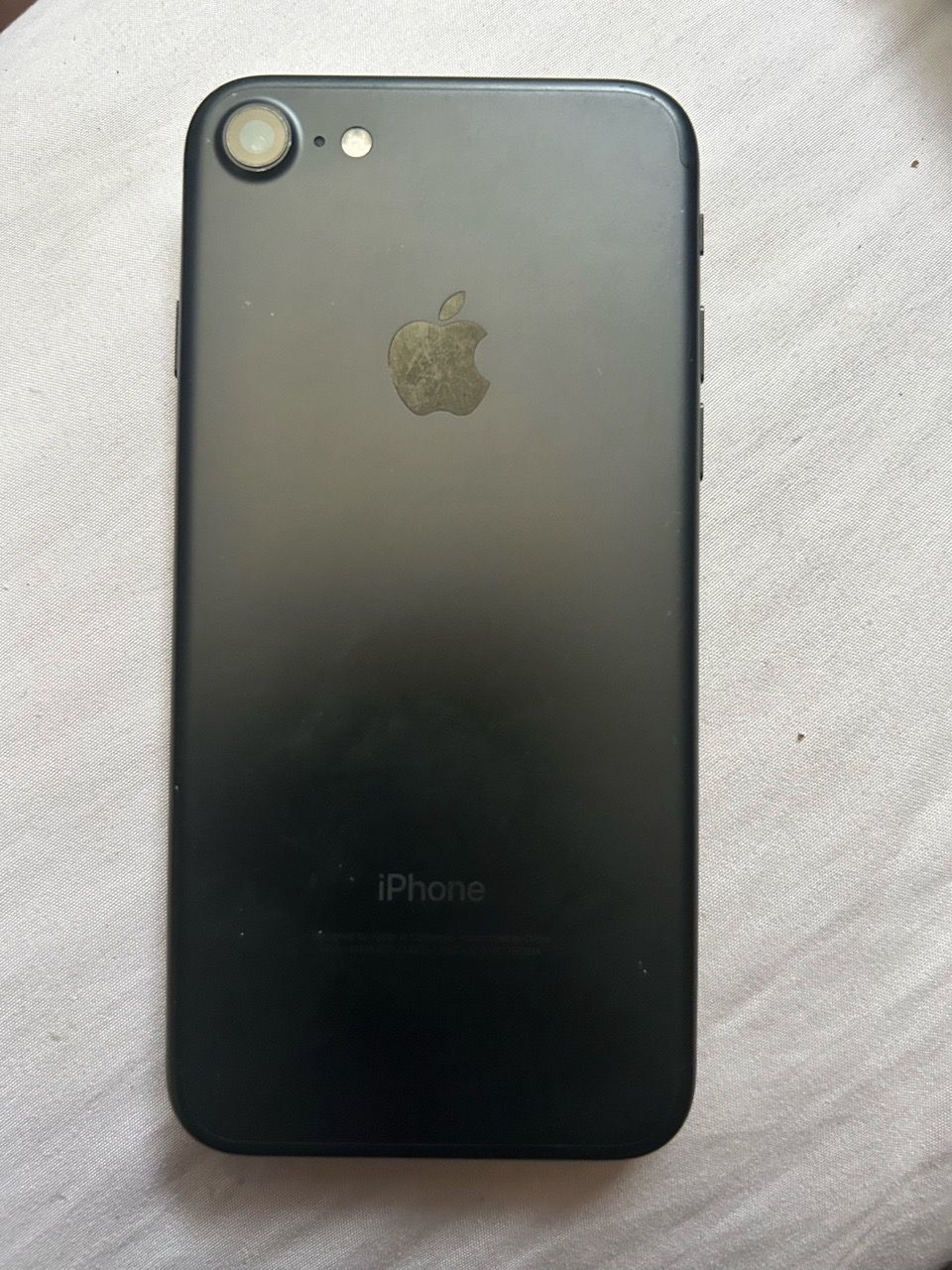 iPhone 7 - photo 2