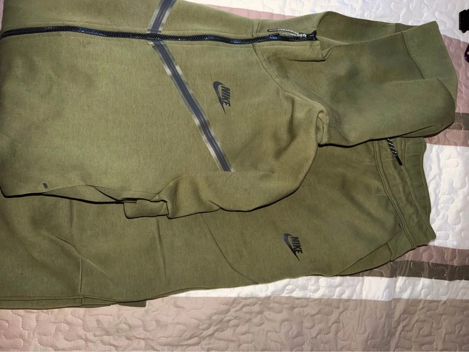 Full Olive Green nike tech + navy blue nike tech pants - photo 2