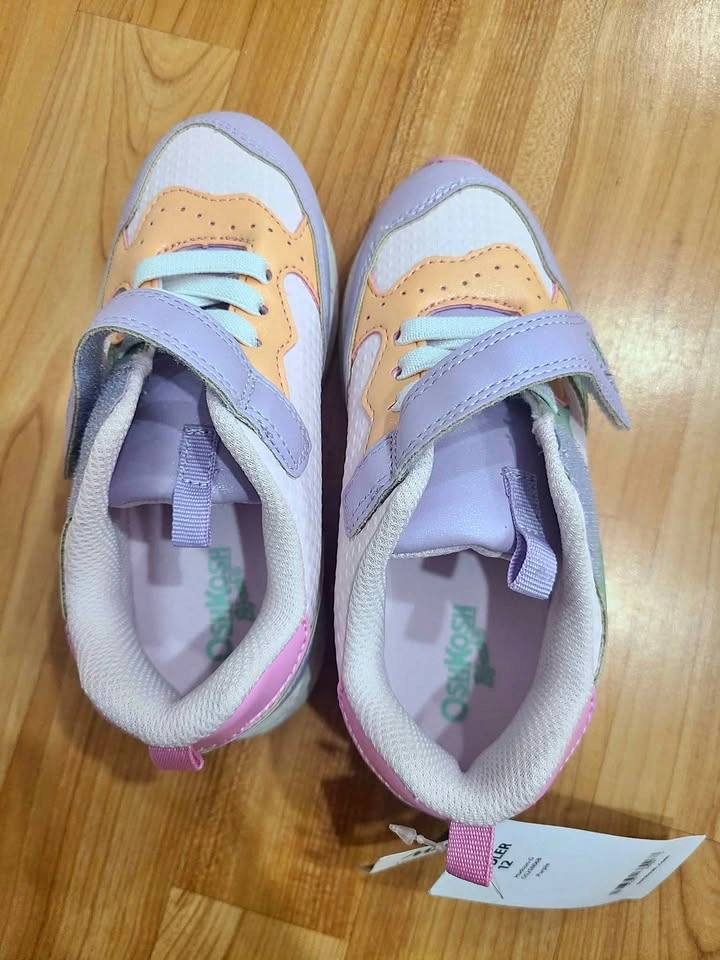 BNWT Oshkosh shoes size 12