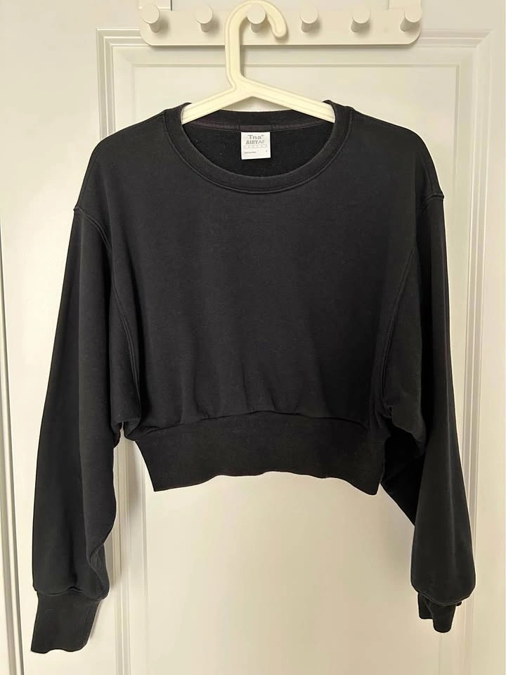 TNA black crewneck - size S