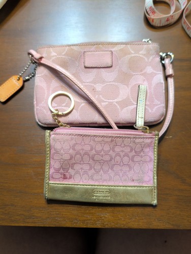 Coach Vintage Pink Monogram Signature Wristlet with Gold Card Ca - photo 2