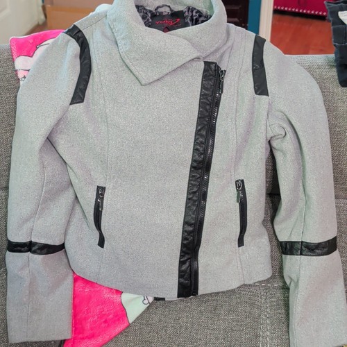 Yoki Outerwear Collection Gray/Black Full Zip Jacket w/ Pockets