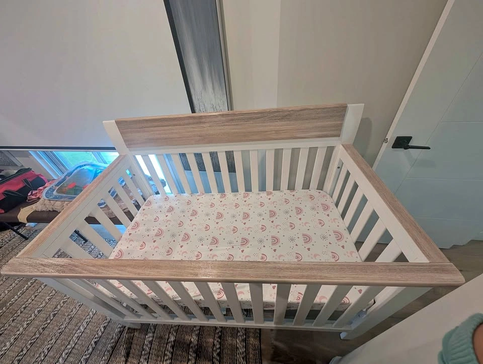 Hayes 4-in-1 Convertible Crib