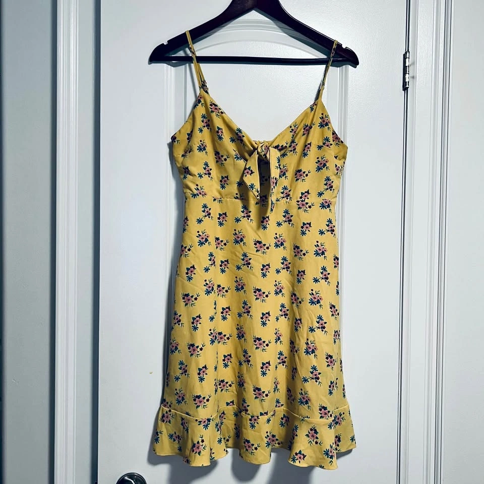 Forever 21 Yellow Floral Dress with Spaghetti Straps size M