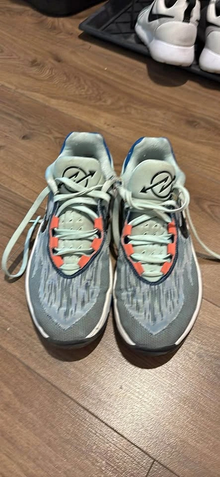 GT cut 2 Size 9.5 US