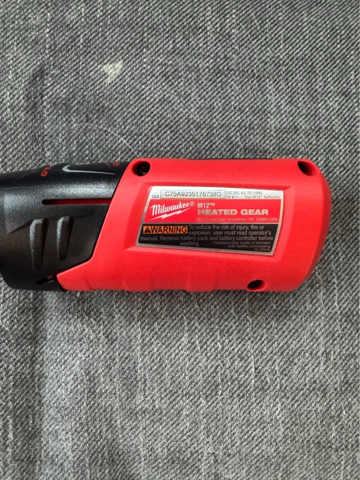 Milwaukee m12 3.0 battery - photo 2