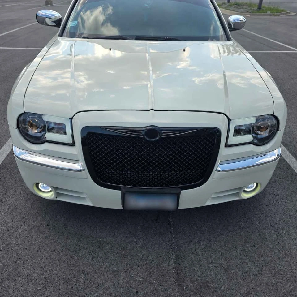2005 Chrysler 300 · 300C Sedan 4D - photo 4