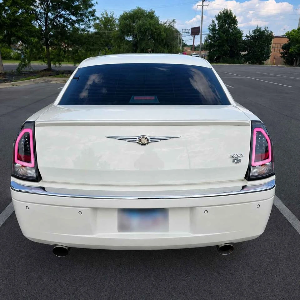 2005 Chrysler 300 · 300C Sedan 4D - photo 5