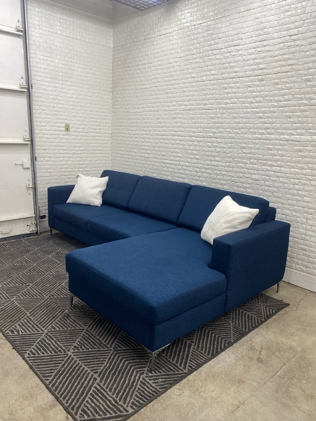 FREE DELIVERY Sectional - photo 2