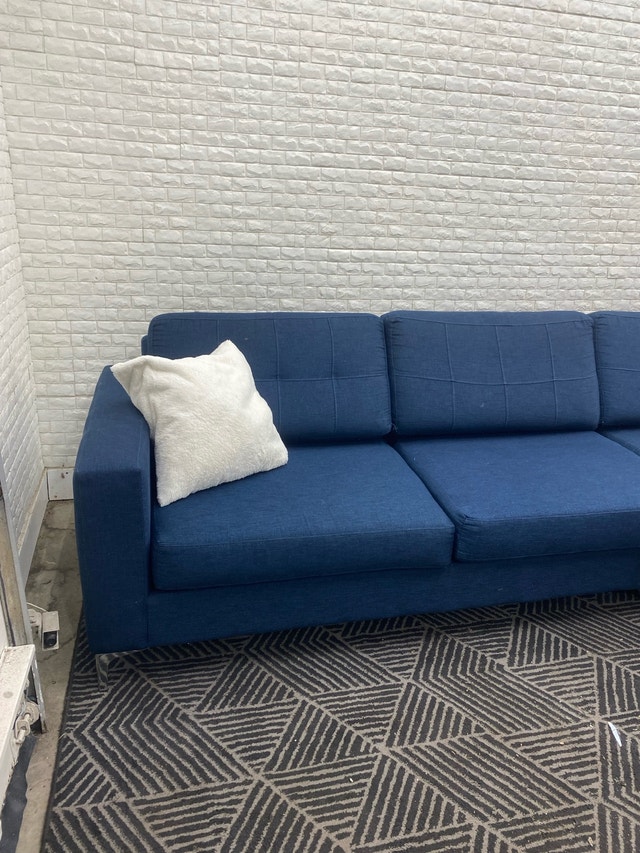 FREE DELIVERY Sectional - photo 3