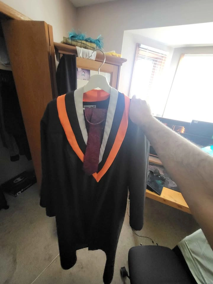 Graduation Gown - photo 2