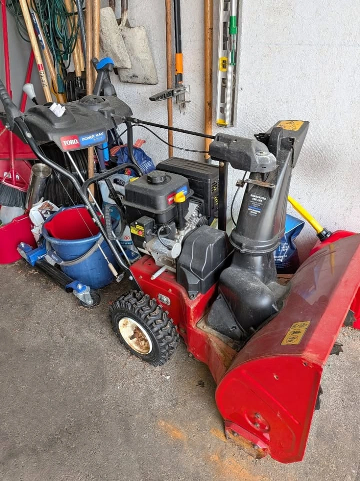 Toro powermax snow blower