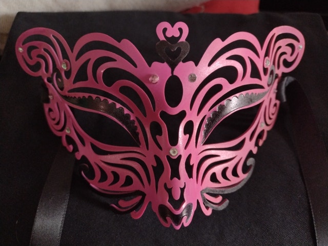 Pink Masquerade Mask - $20 OBO - photo 4