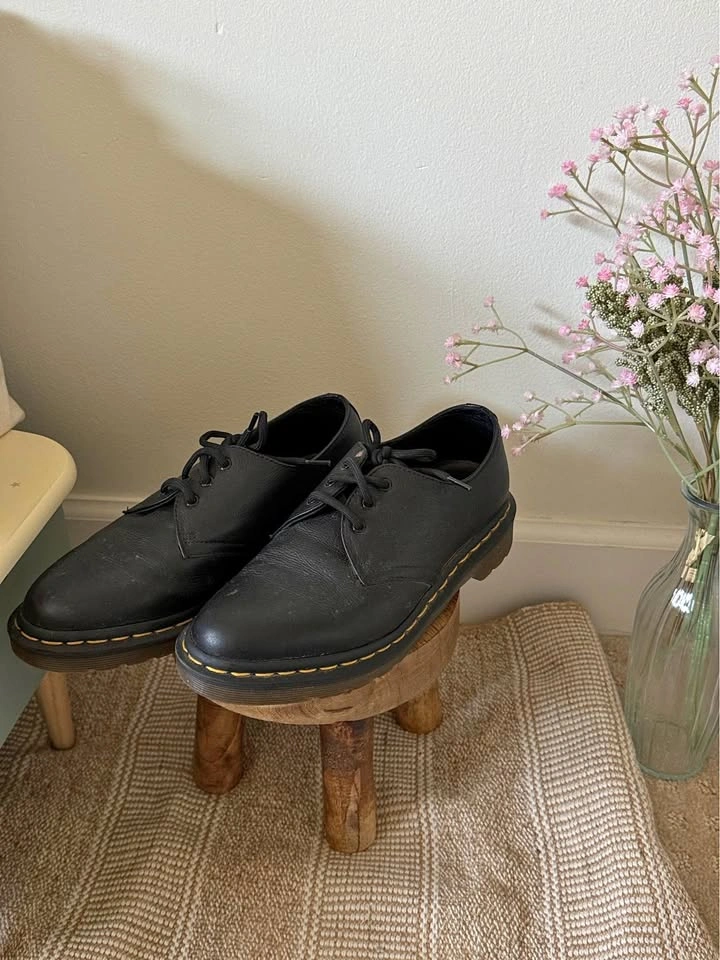 Dr. Martens Women’s Shoes – Size 7