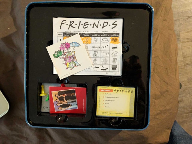 Cardinal Friends Ultimate Trivia Game - photo 2