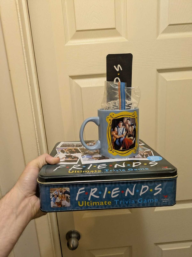 Cardinal Friends Ultimate Trivia Game - photo 4