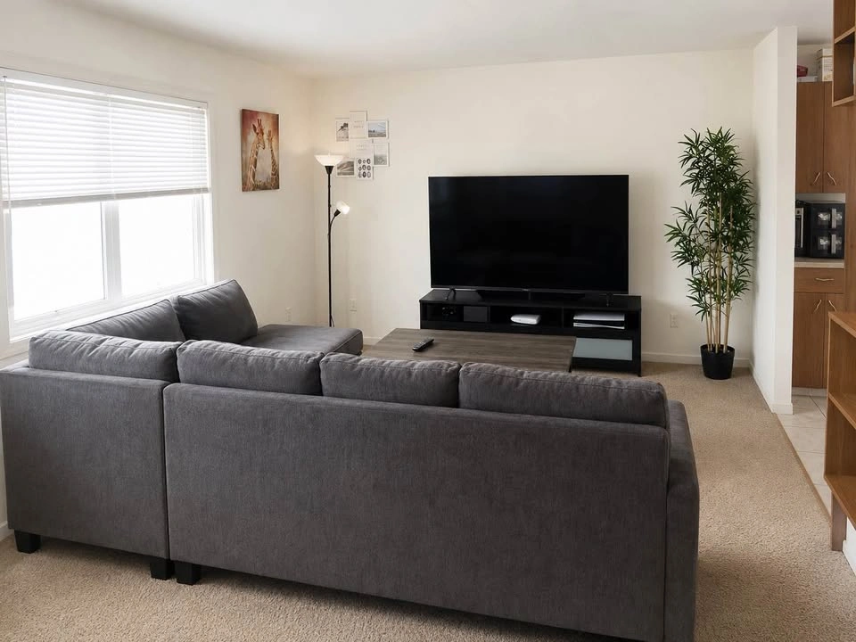 Room for Rent – Clean Shared 2-Bedroom in Renfrew - photo 5