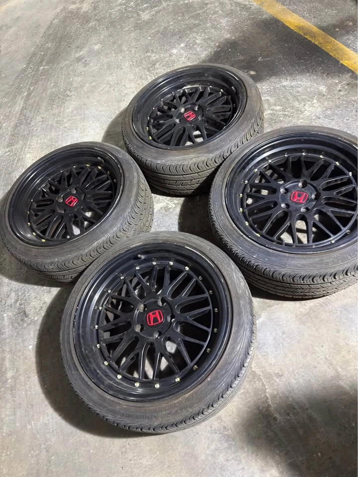 235/40/18 Tires on Rims 5x114.3mm - Honda Civic - photo 3