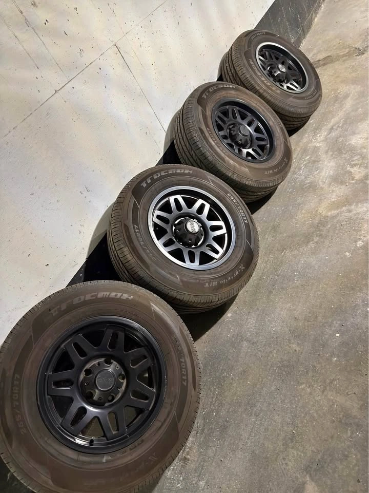 265/70/17 All Season Tires on Envy ET2 Rims (2021 Ram)