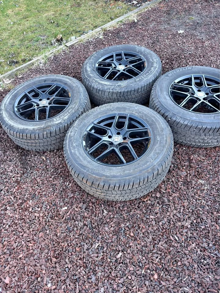 275/60/18 Michelin Defender Tires on Touren TR79 Rims