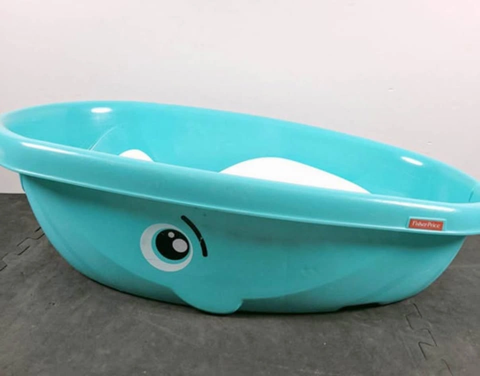Fisher-Price Whale Baby Bathtub with Newborn Insert