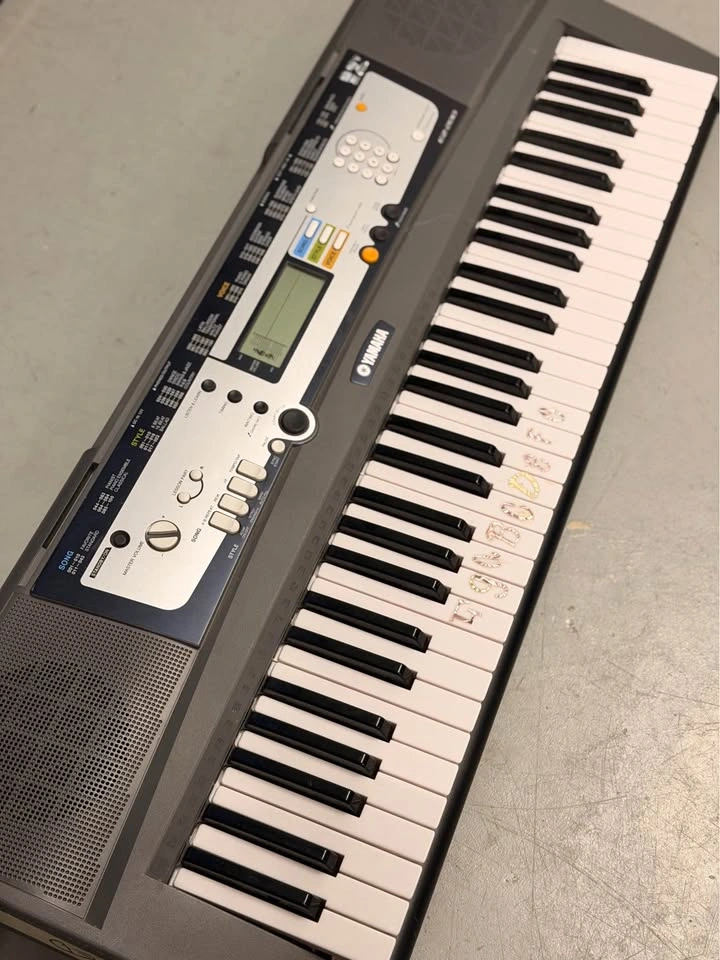 Yamaha EZ-200 Portable Keyboard – 61 Keys - photo 3