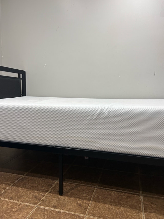 TWIN 12inch MATTRESS - photo 2